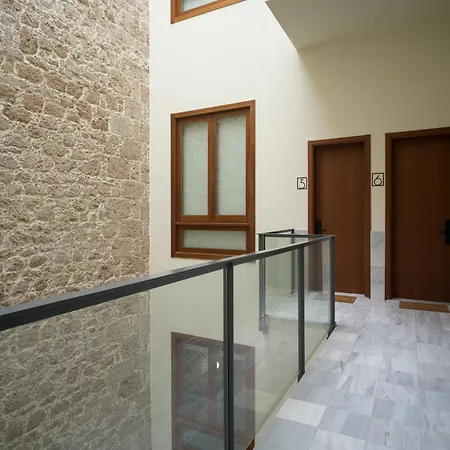 Casa Mft Las Palmas / Gran Canaria